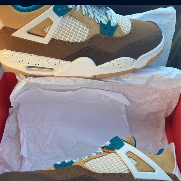 Jordan 4s - Picture 4 of 5